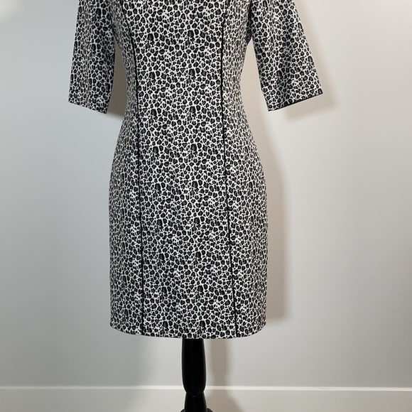 BANANA Republic Black White Printed Round Neck Half Sleeve Sheath Dress 2 - Picture 5 of 8